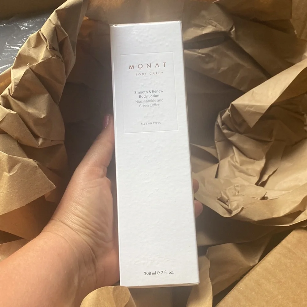 Smooth & Renew
Body Lotion - Picture 2 of 2